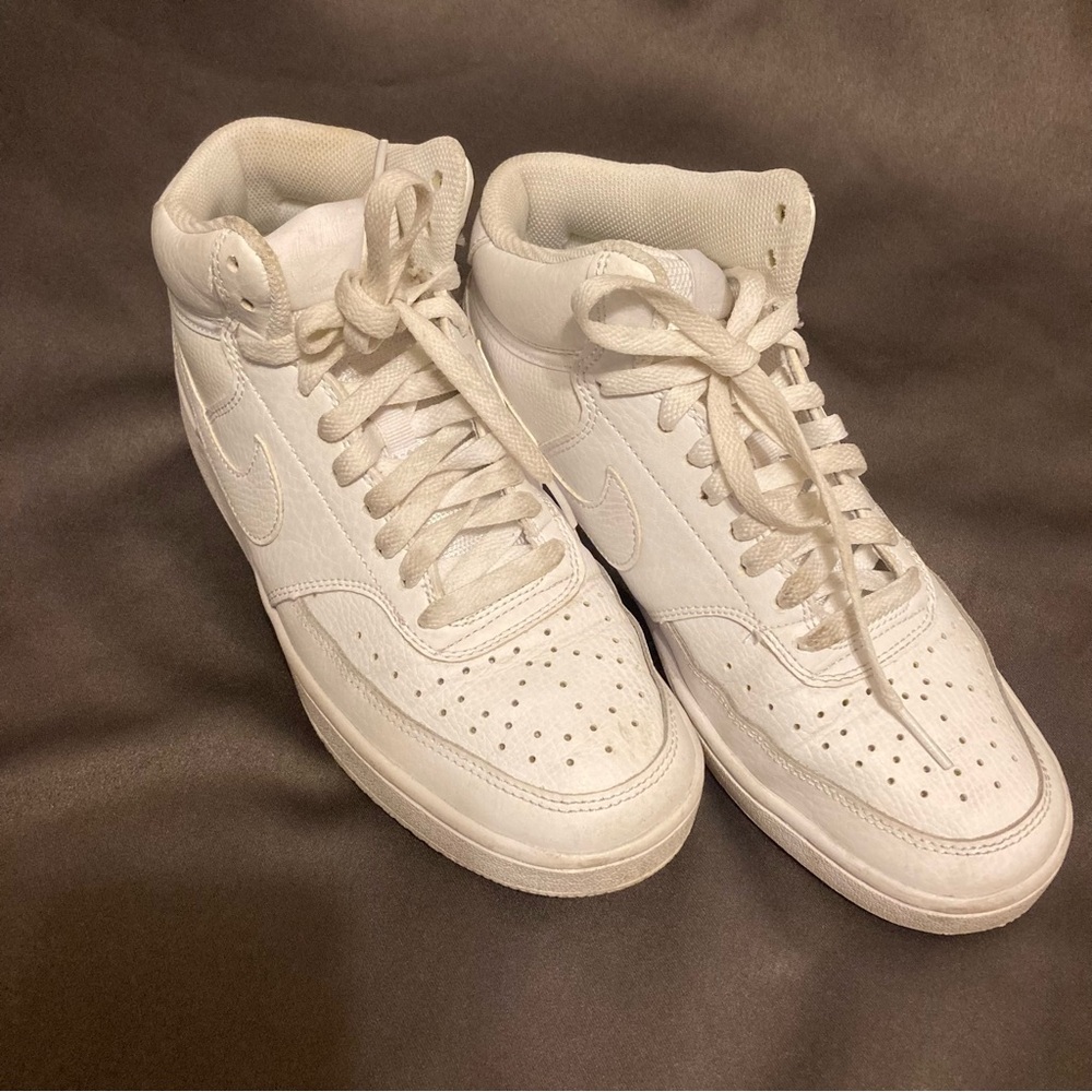 Nike shoes - Picture 2 of 9